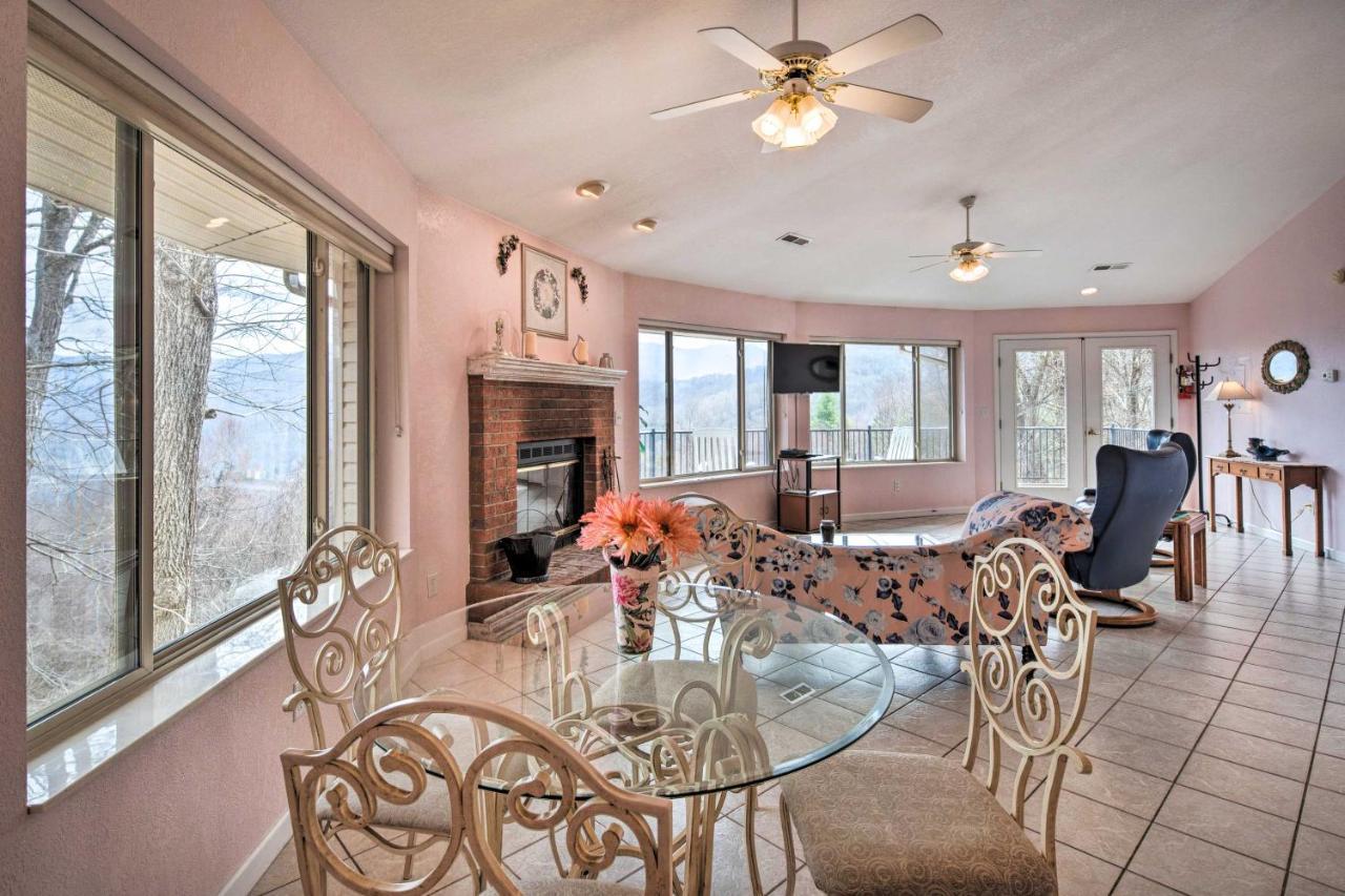 Charming Burnsville Apt With Mountain Views And Deck! Exterior photo