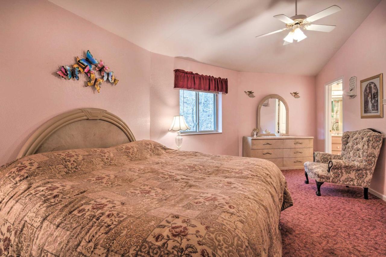 Charming Burnsville Apt With Mountain Views And Deck! Exterior photo