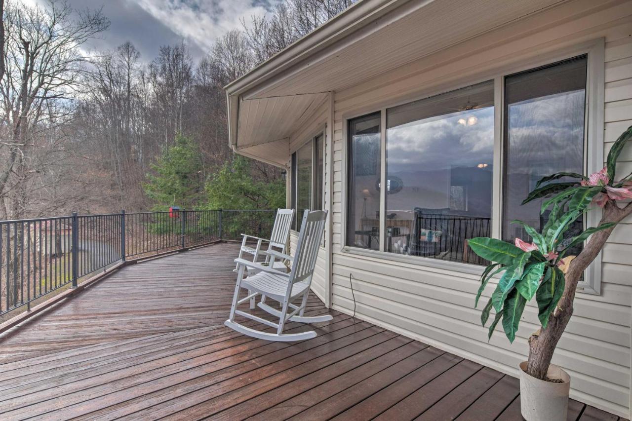 Charming Burnsville Apt With Mountain Views And Deck! Exterior photo