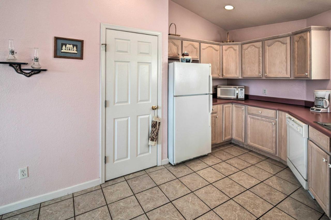 Charming Burnsville Apt With Mountain Views And Deck! Exterior photo